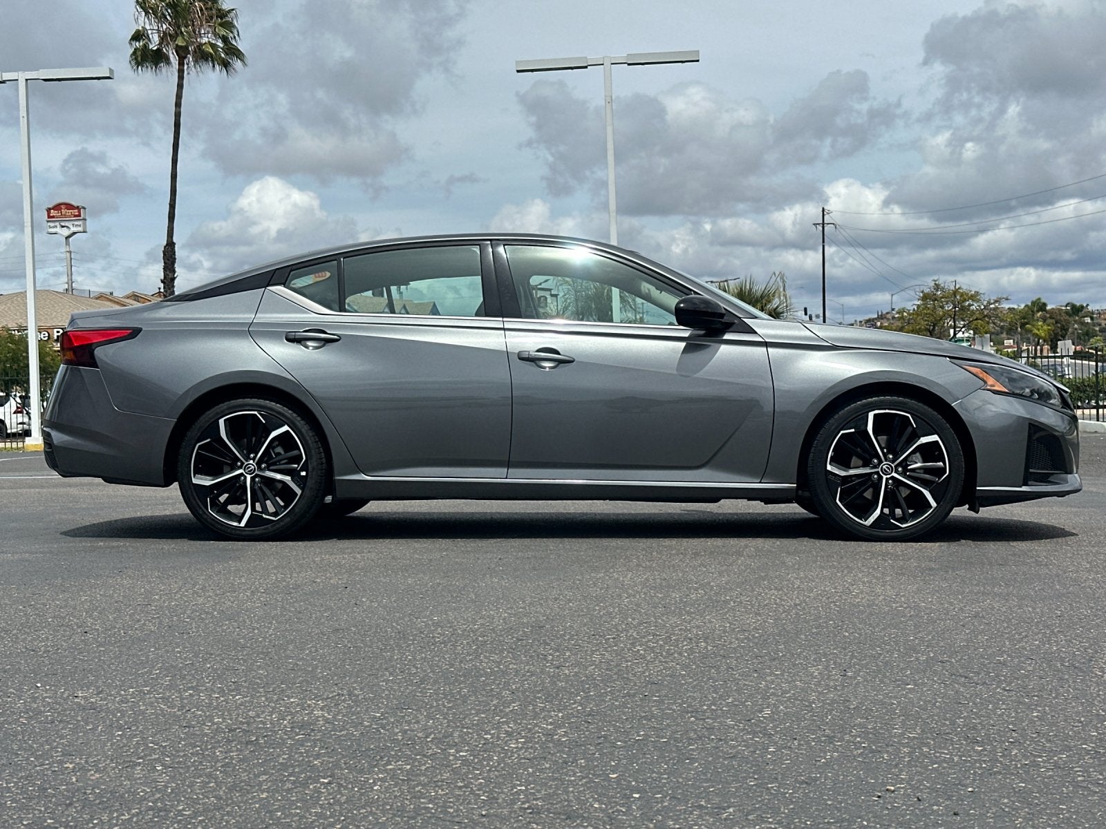 2023 Nissan Altima 2.5 SR