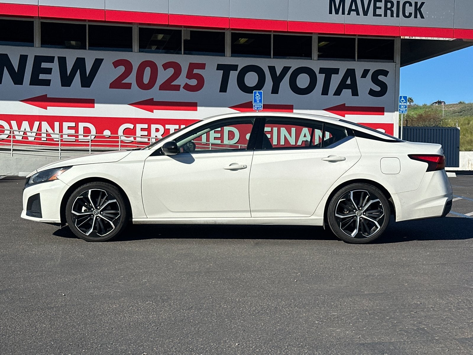 2024 Nissan Altima 2.5 SR