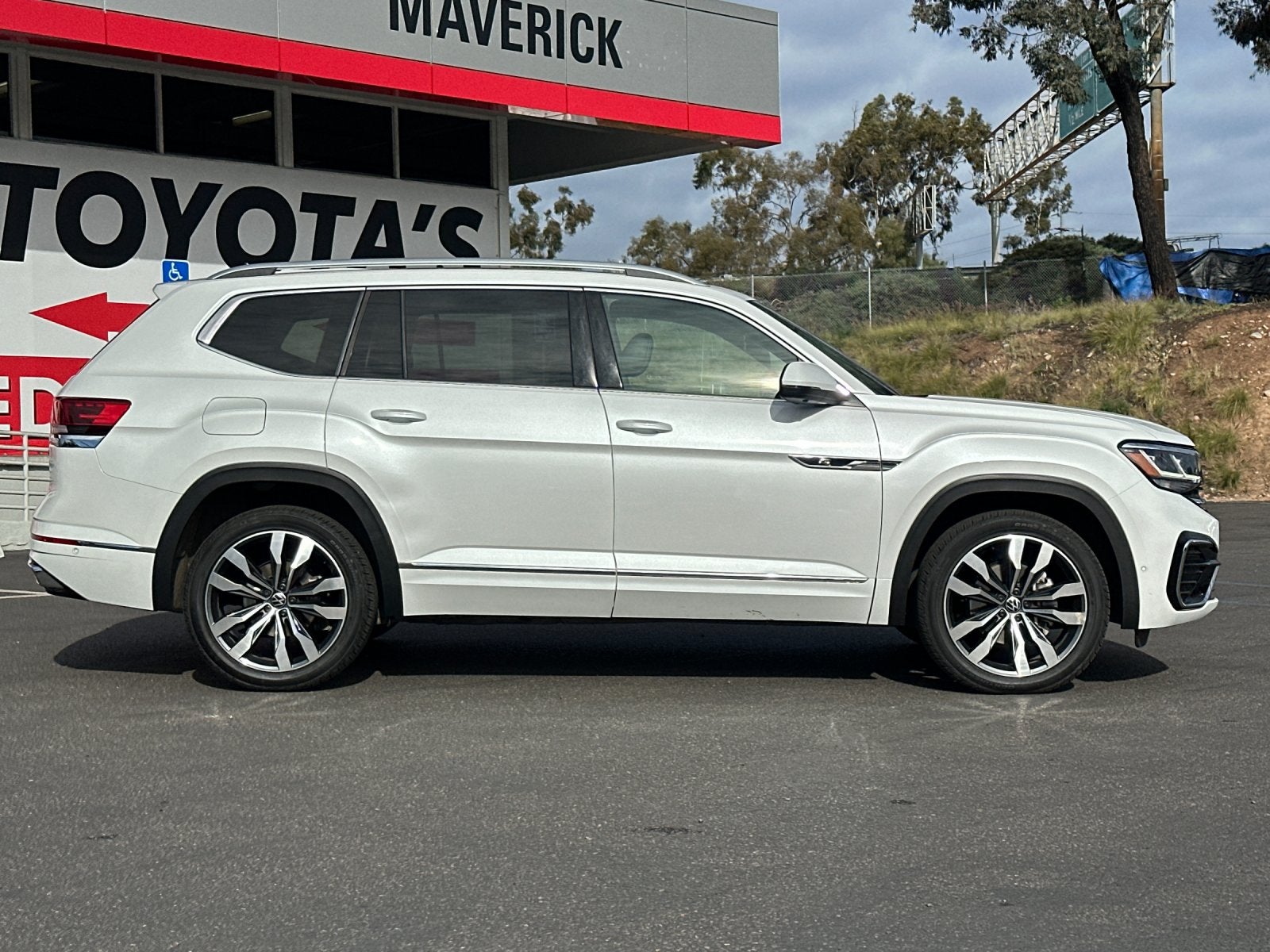 2023 Volkswagen Atlas 3.6L V6 SEL Premium R-Line