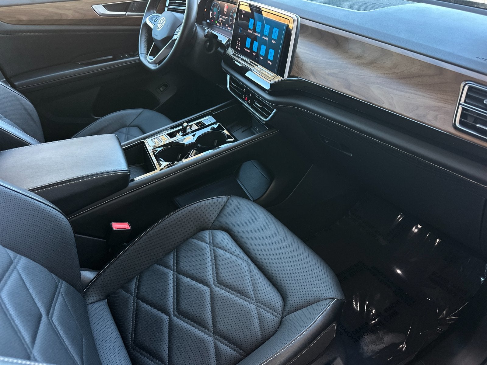 2025 Volkswagen Atlas 2.0T SE w/Technology