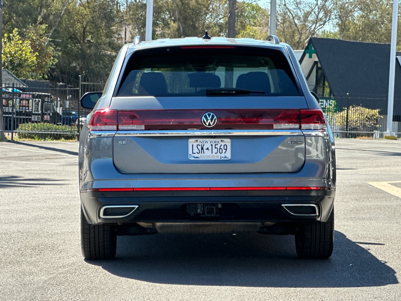 2025 Volkswagen Atlas 2.0T SE w/Technology
