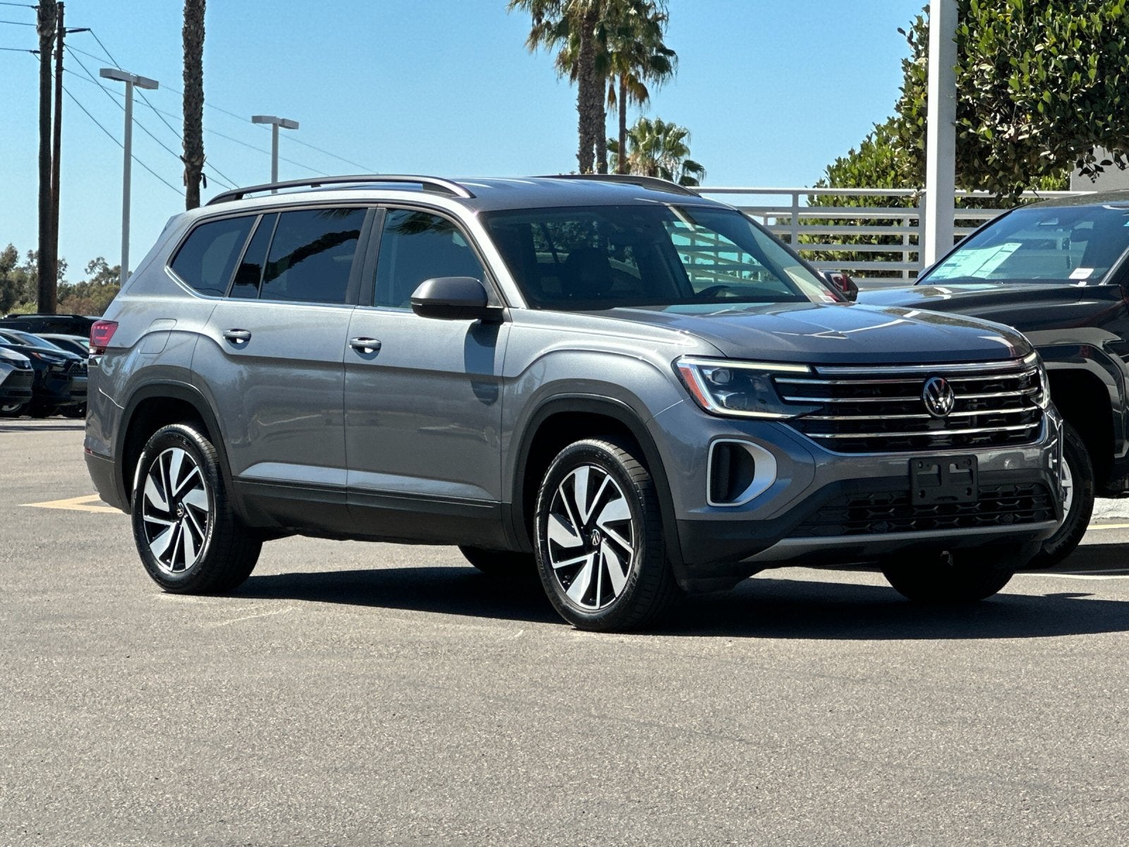2025 Volkswagen Atlas 2.0T SE w/Technology