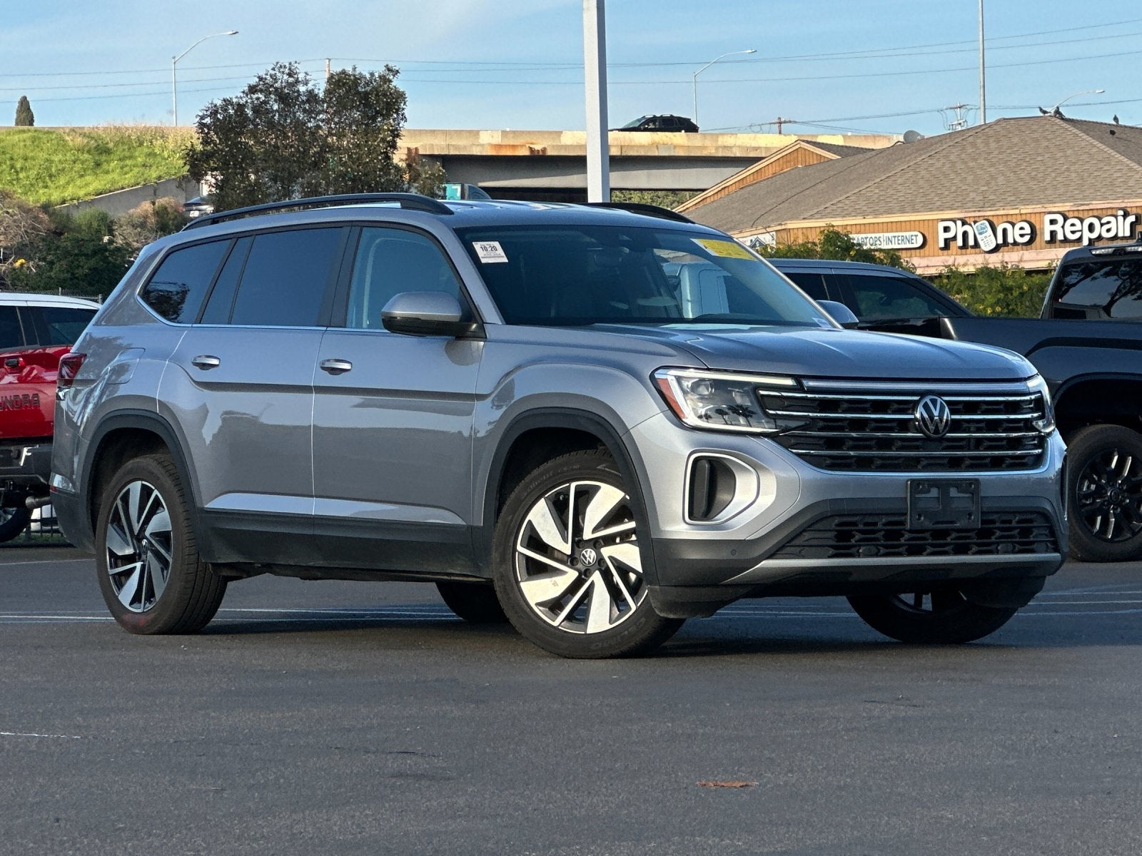 2024 Volkswagen Atlas 2.0T SE w/Technology