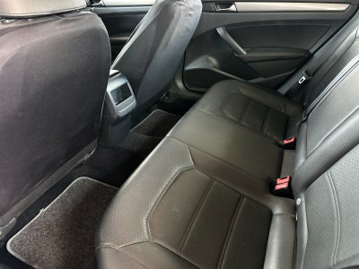 2014 Volkswagen Passat 1.8T Wolfsburg Edition