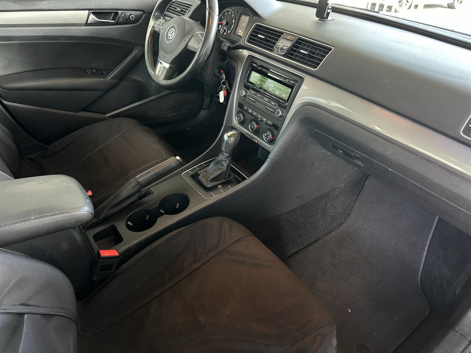 2014 Volkswagen Passat 1.8T Wolfsburg Edition