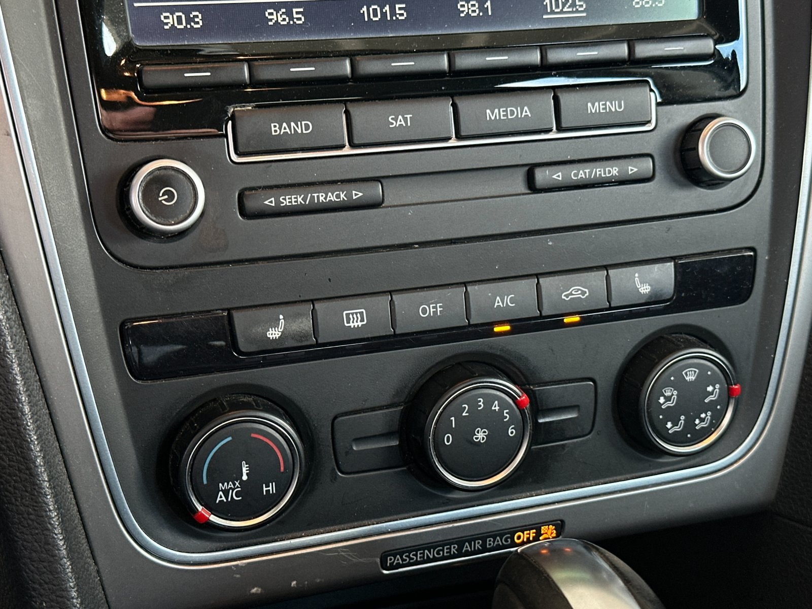 2014 Volkswagen Passat 1.8T Wolfsburg Edition