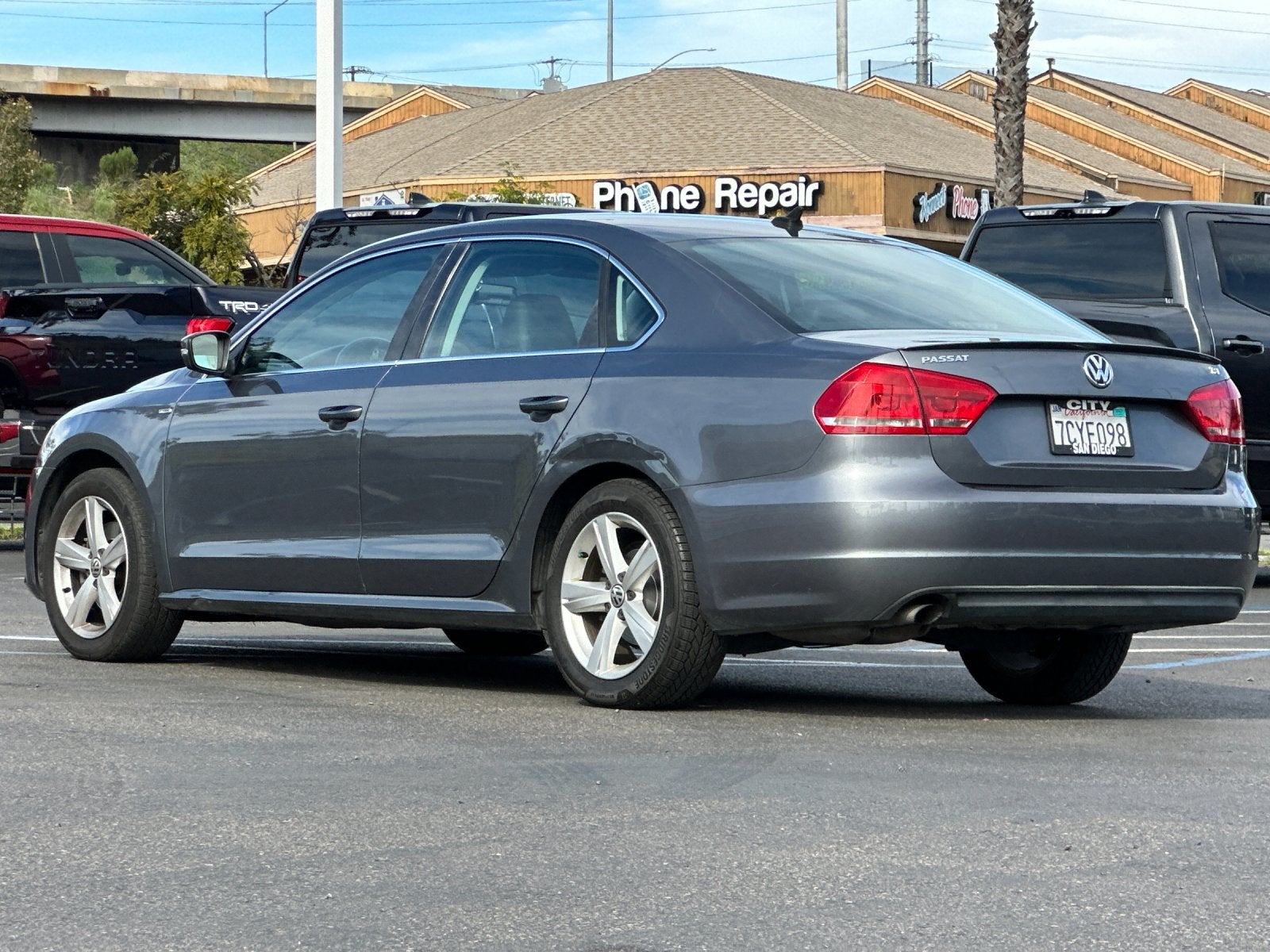 2014 Volkswagen Passat 1.8T Wolfsburg Edition