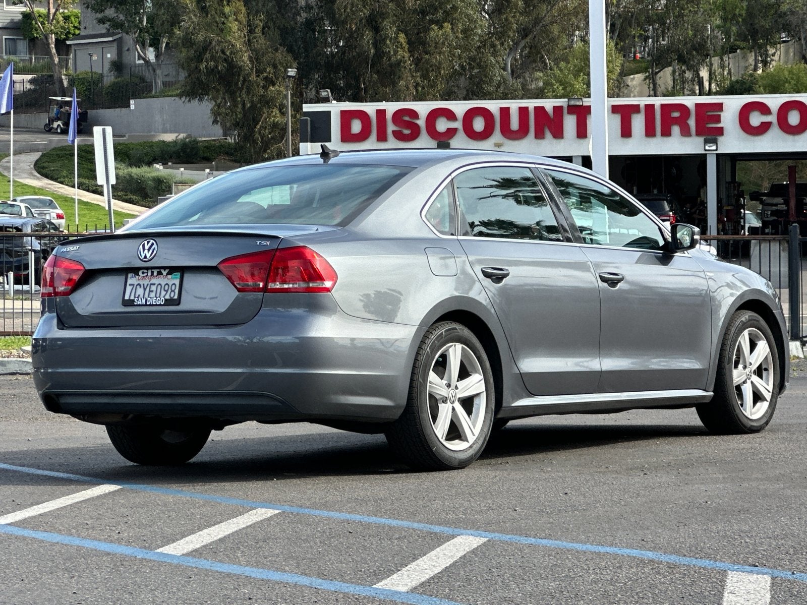 2014 Volkswagen Passat 1.8T Wolfsburg Edition