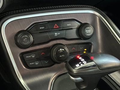 2015 Dodge Challenger SXT
