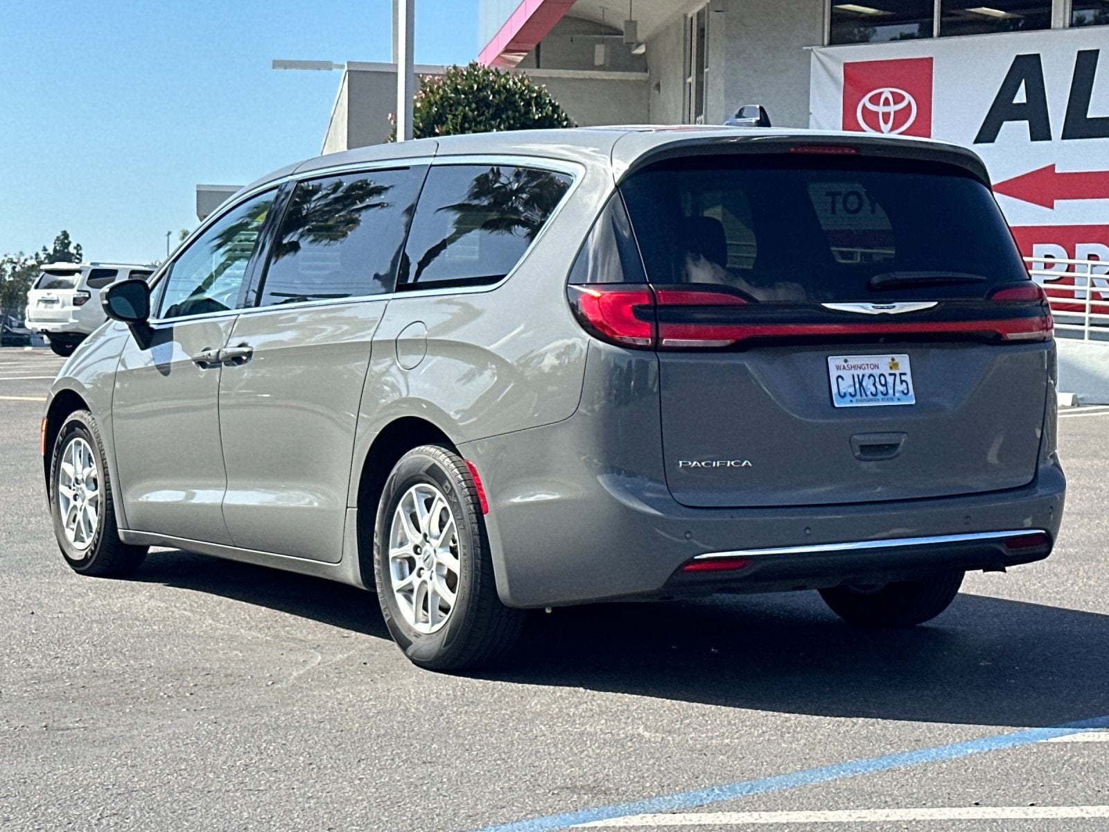 2023 Chrysler Pacifica Touring L
