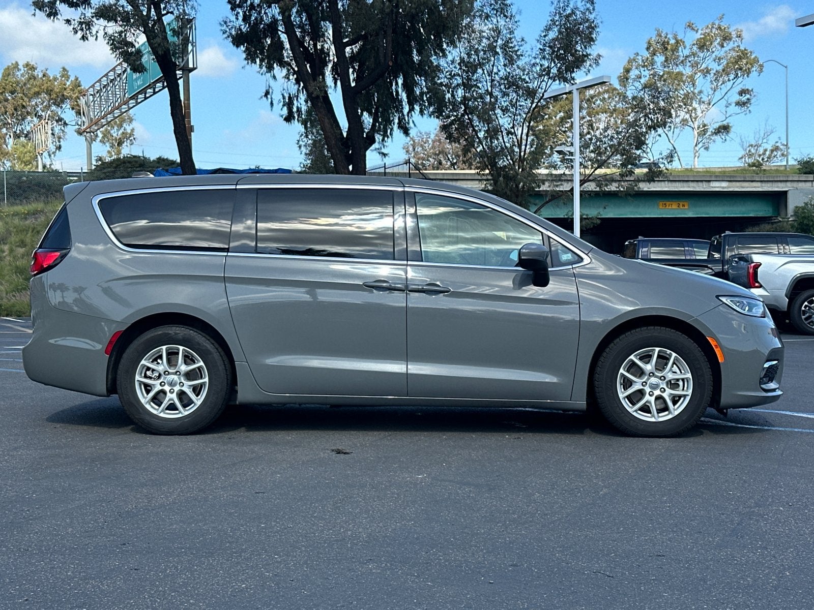 2023 Chrysler Pacifica Touring L