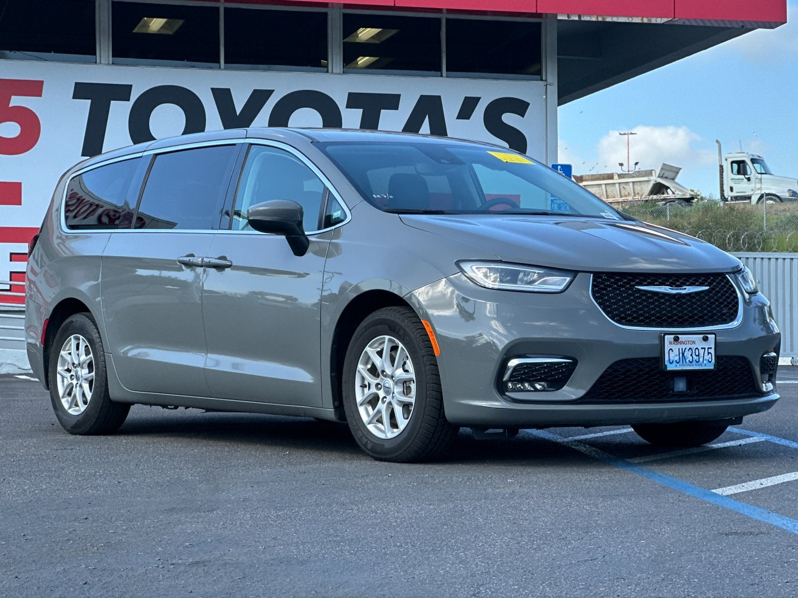 2023 Chrysler Pacifica Touring L
