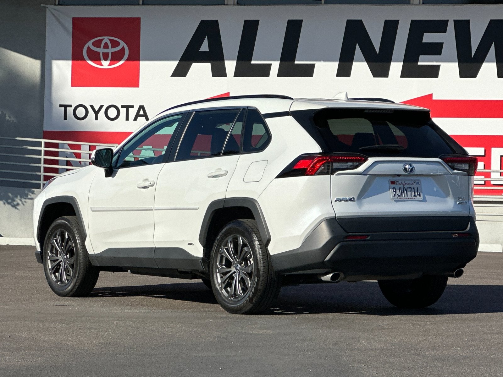 2023 Toyota RAV4 Hybrid XLE Premium