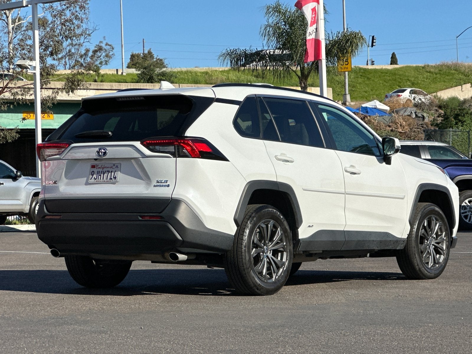 2023 Toyota RAV4 Hybrid XLE Premium