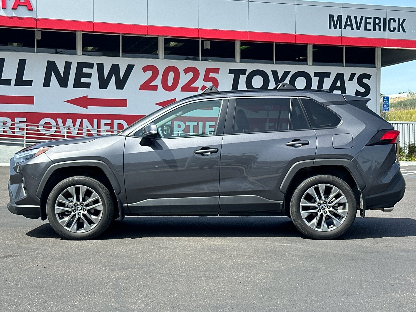 2023 Toyota RAV4 XLE Premium