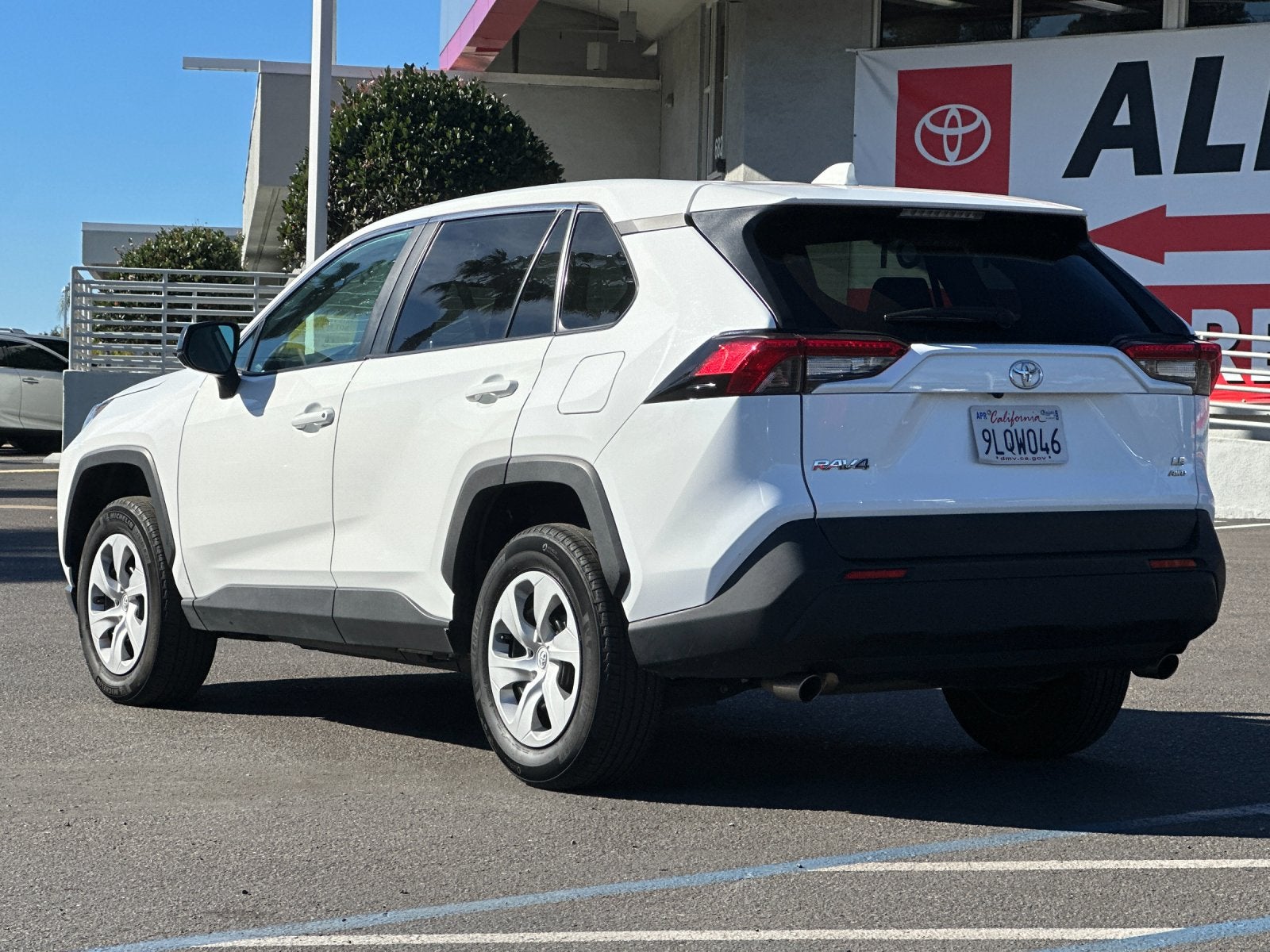 2024 Toyota RAV4 LE