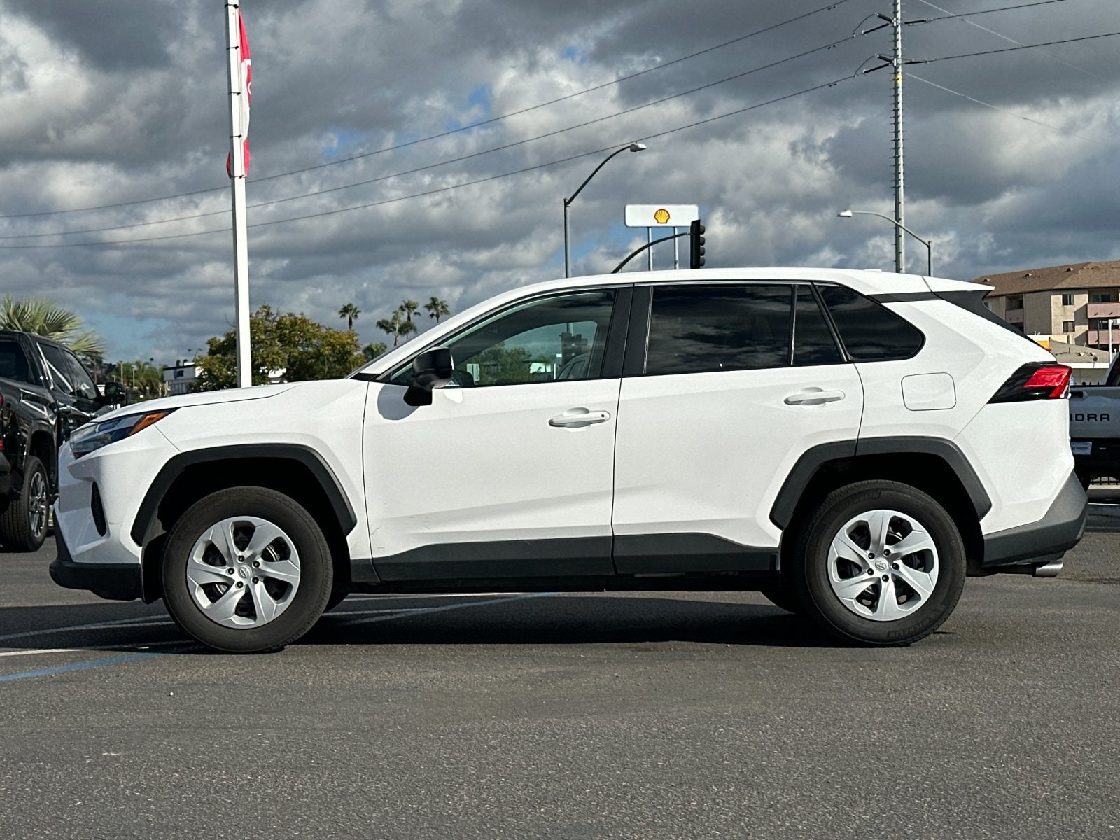 2024 Toyota RAV4 LE