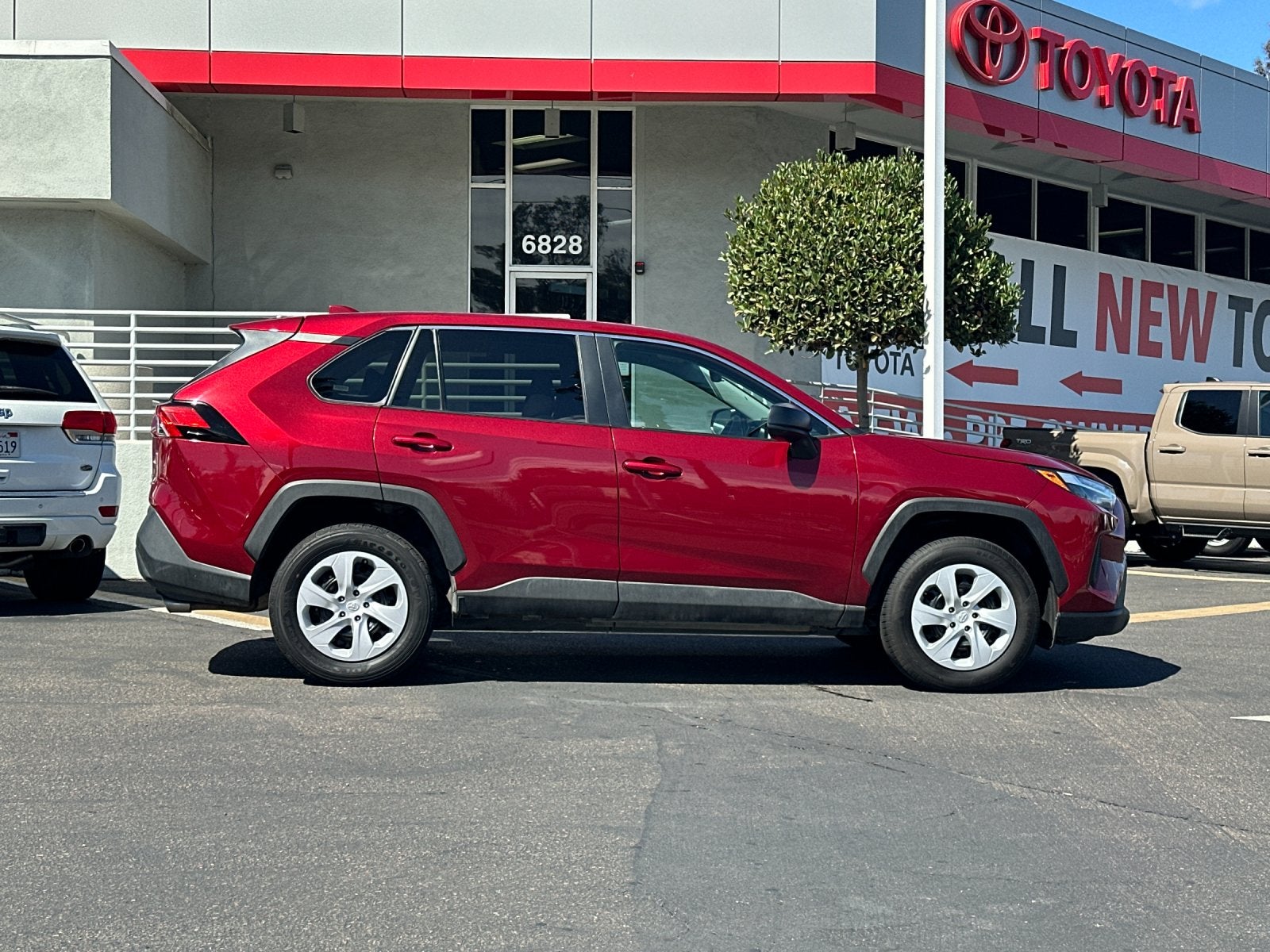 2025 Toyota RAV4 LE