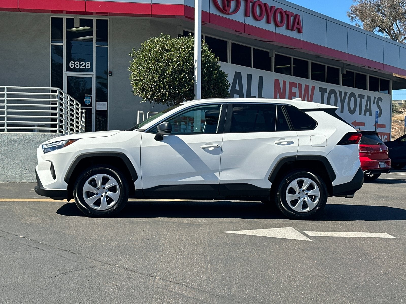 2025 Toyota RAV4 LE