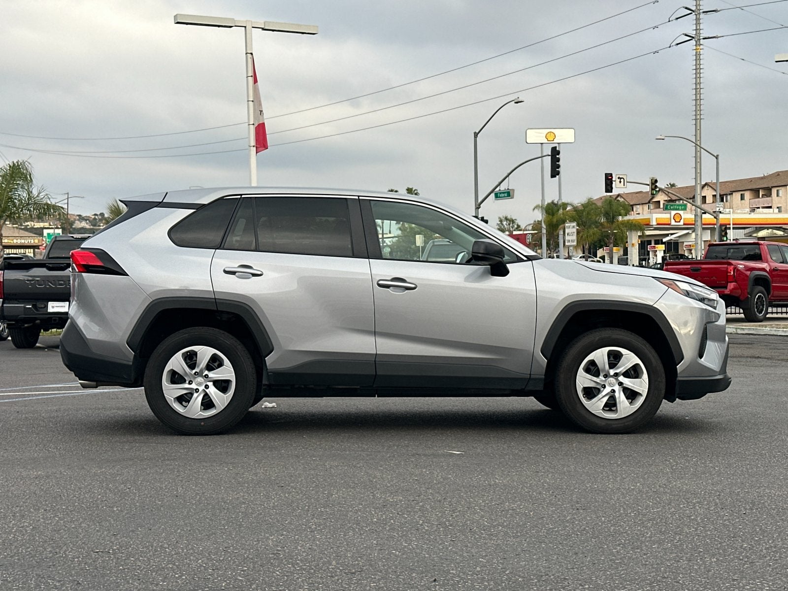2024 Toyota RAV4 LE