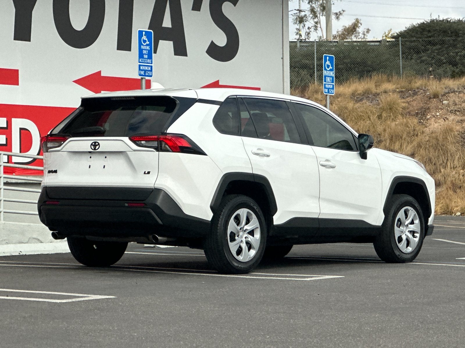 2025 Toyota RAV4 LE