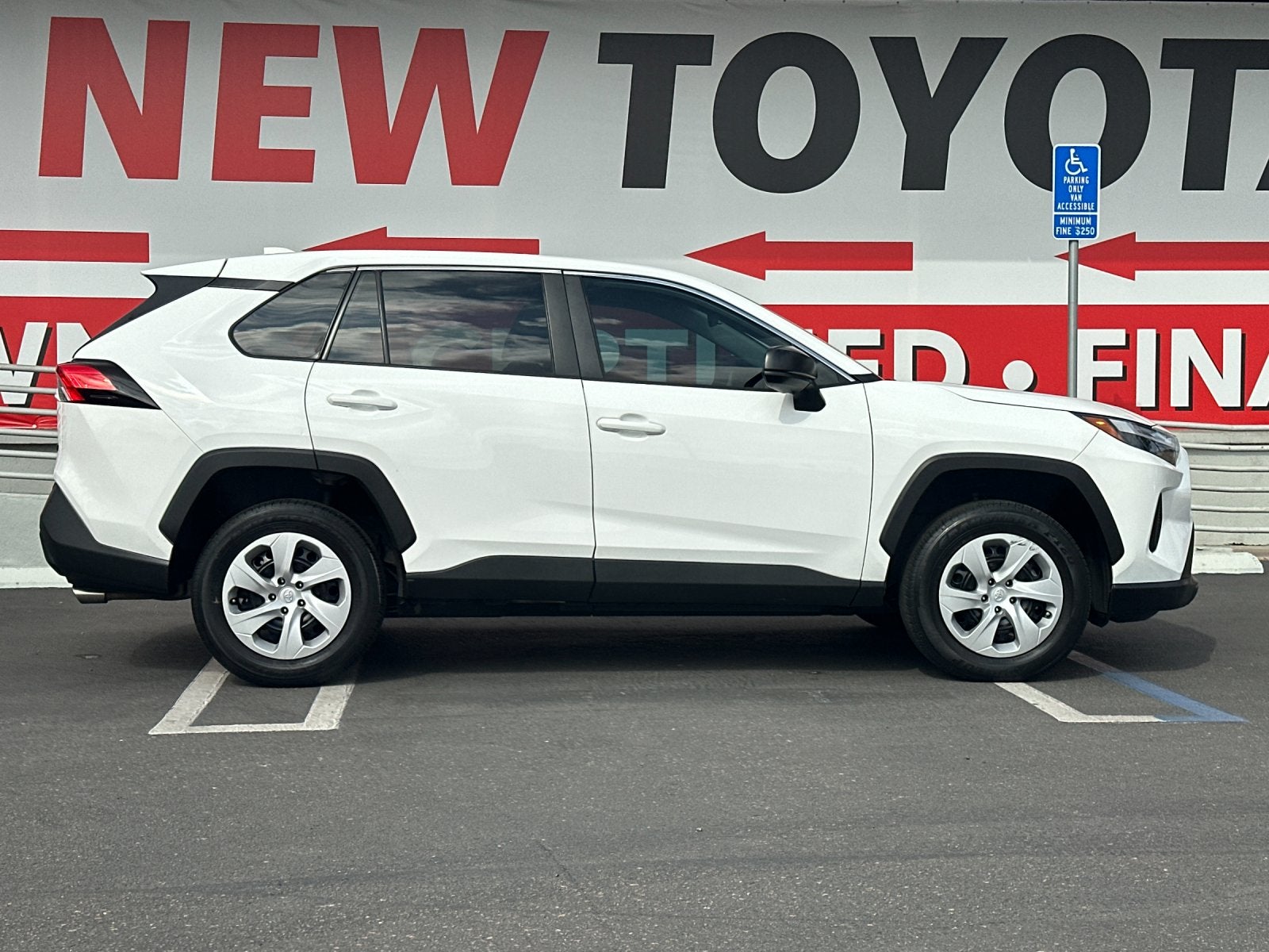 2025 Toyota RAV4 LE