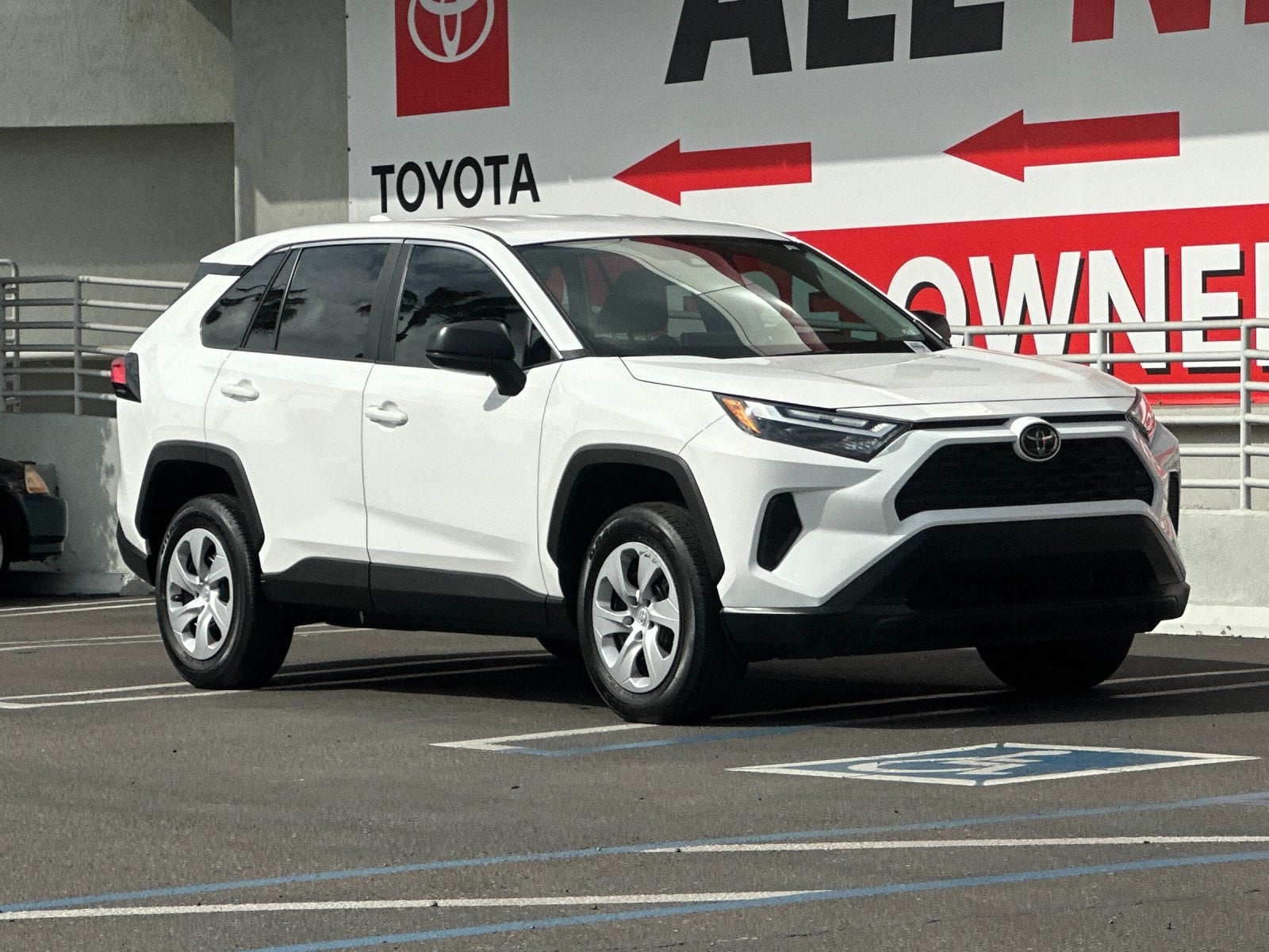 2025 Toyota RAV4 LE