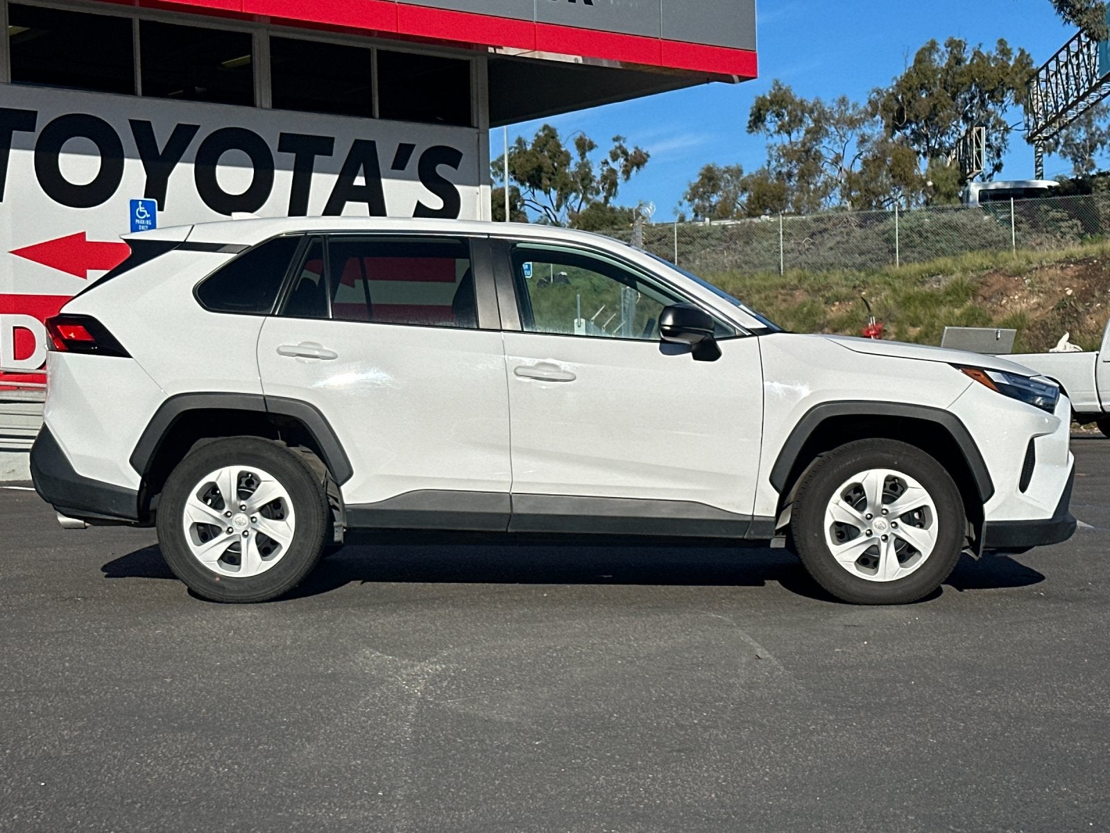 2024 Toyota RAV4 LE