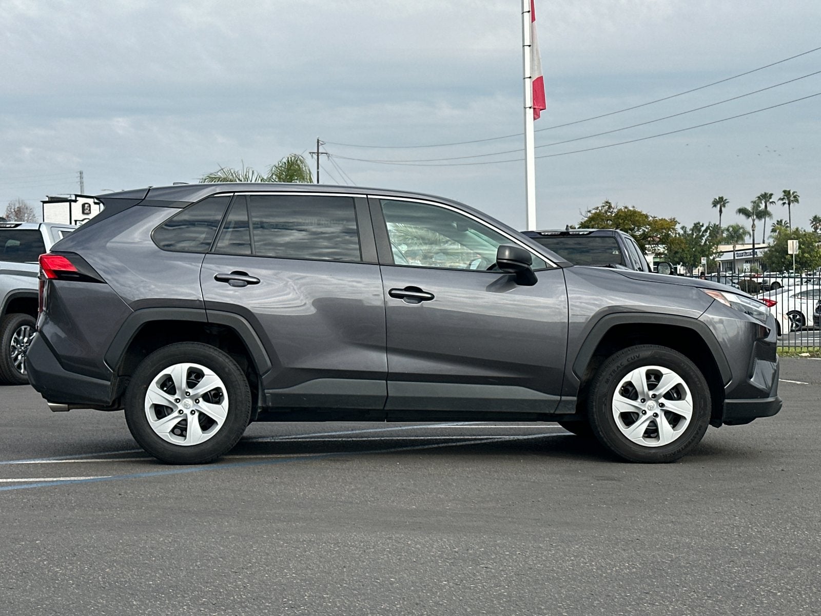 2024 Toyota RAV4 LE