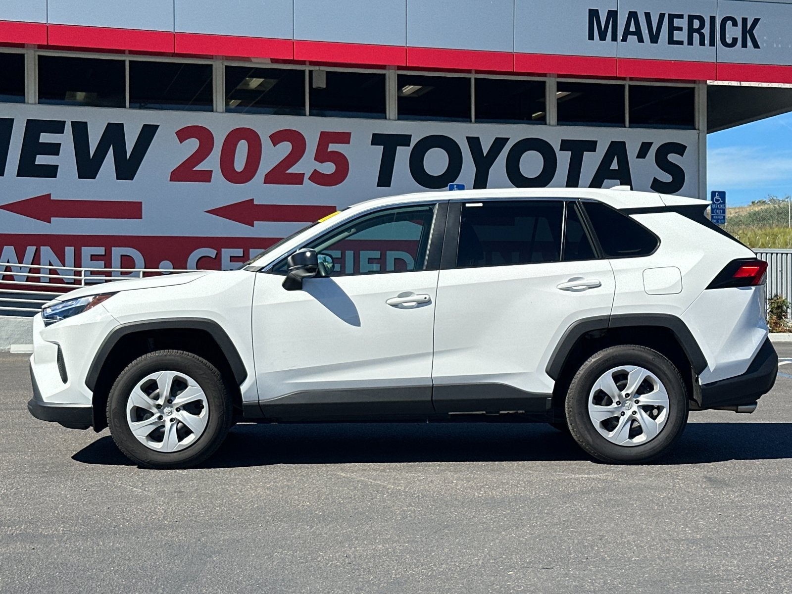 2025 Toyota RAV4 LE