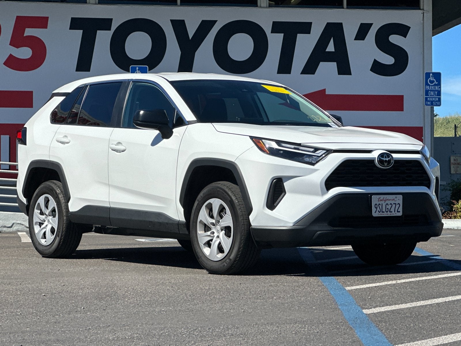 2025 Toyota RAV4 LE