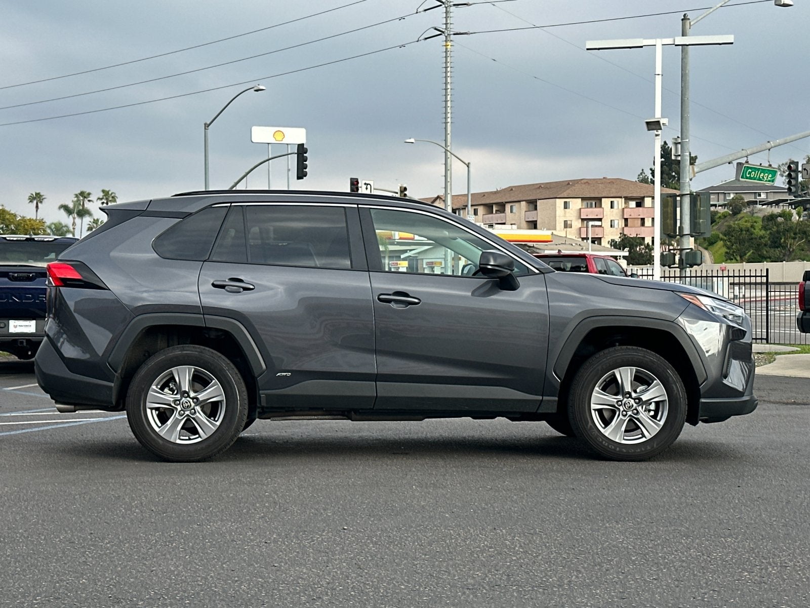 2025 Toyota RAV4 Hybrid LE
