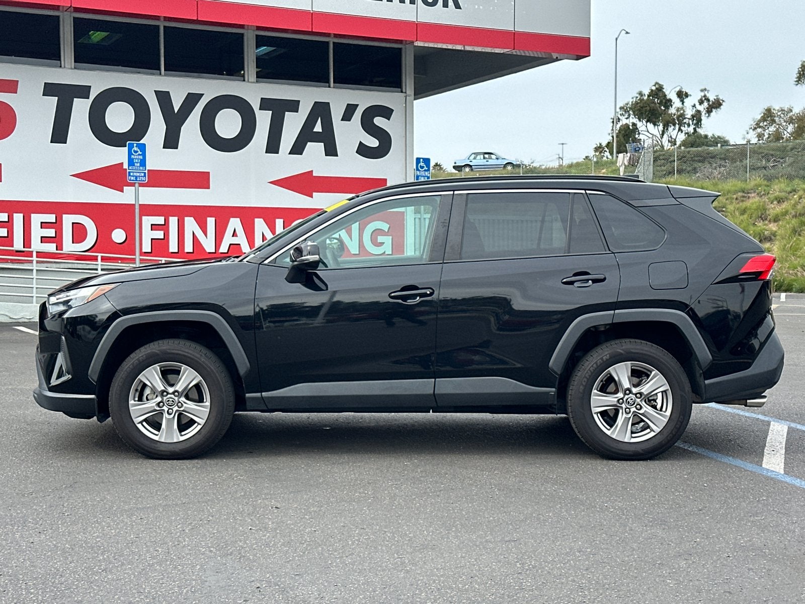 2022 Toyota RAV4 XLE