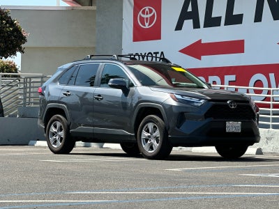 2025 Toyota RAV4 XLE