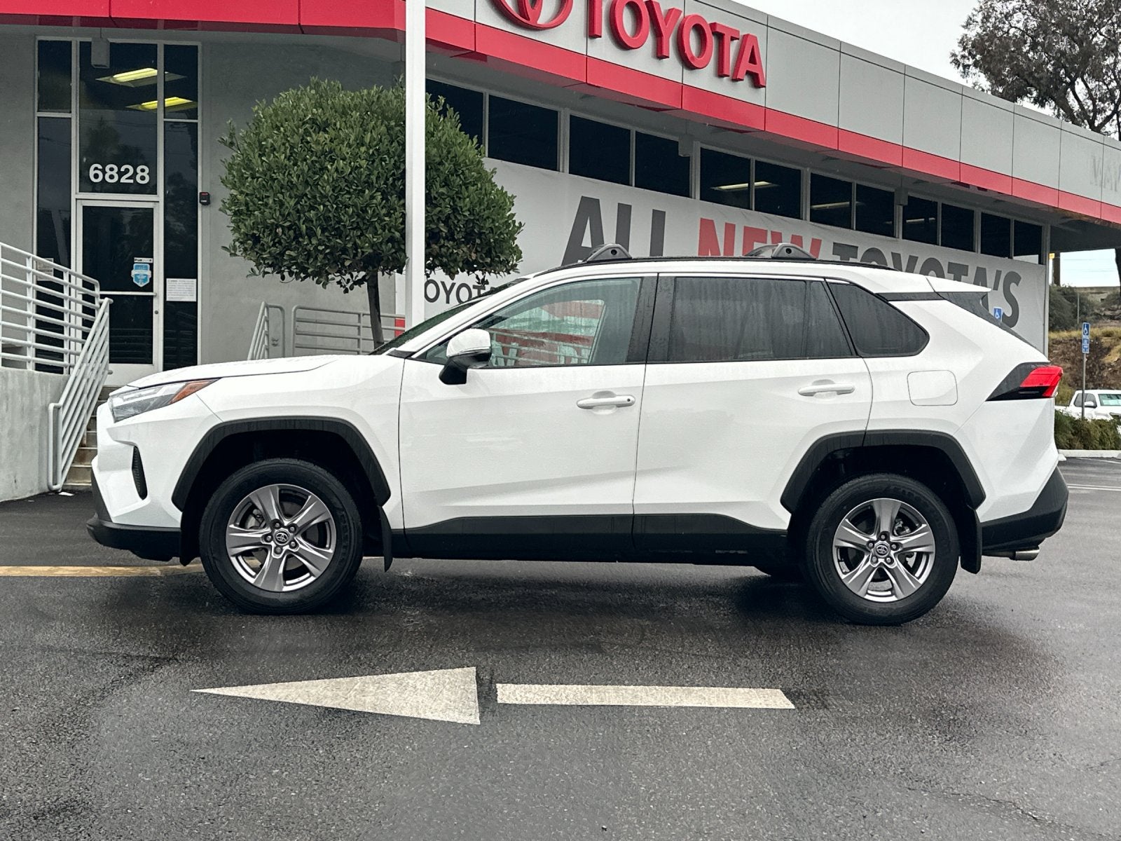 2024 Toyota RAV4 XLE
