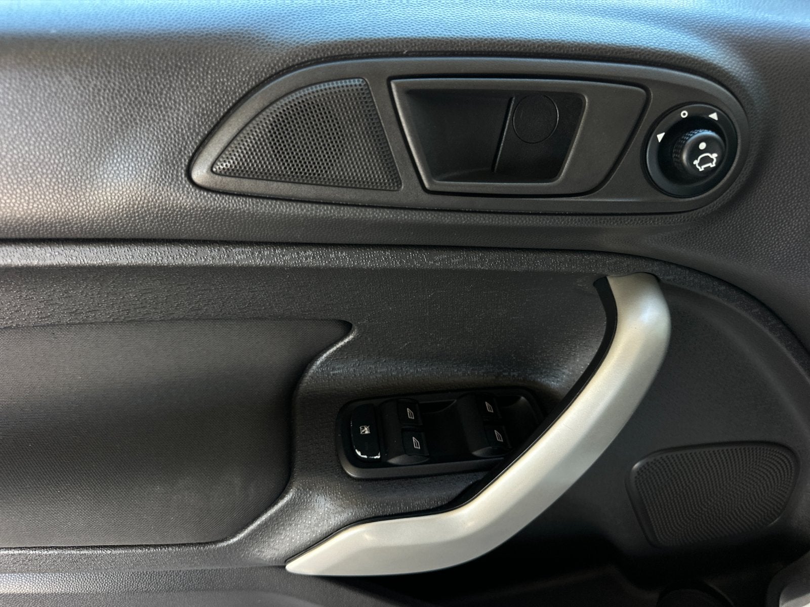 2011 Ford Fiesta SES
