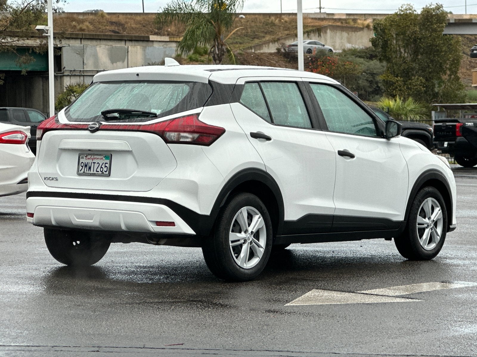 2024 Nissan Kicks S