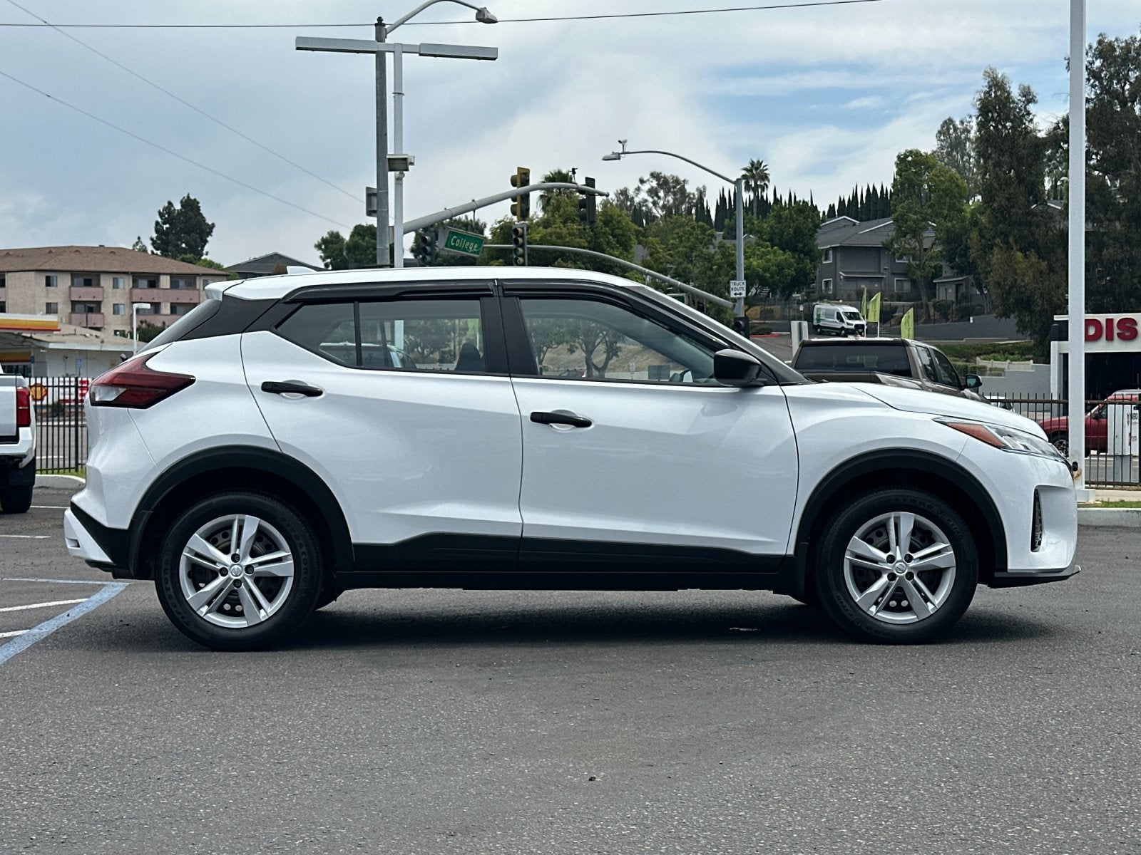 2023 Nissan Kicks S