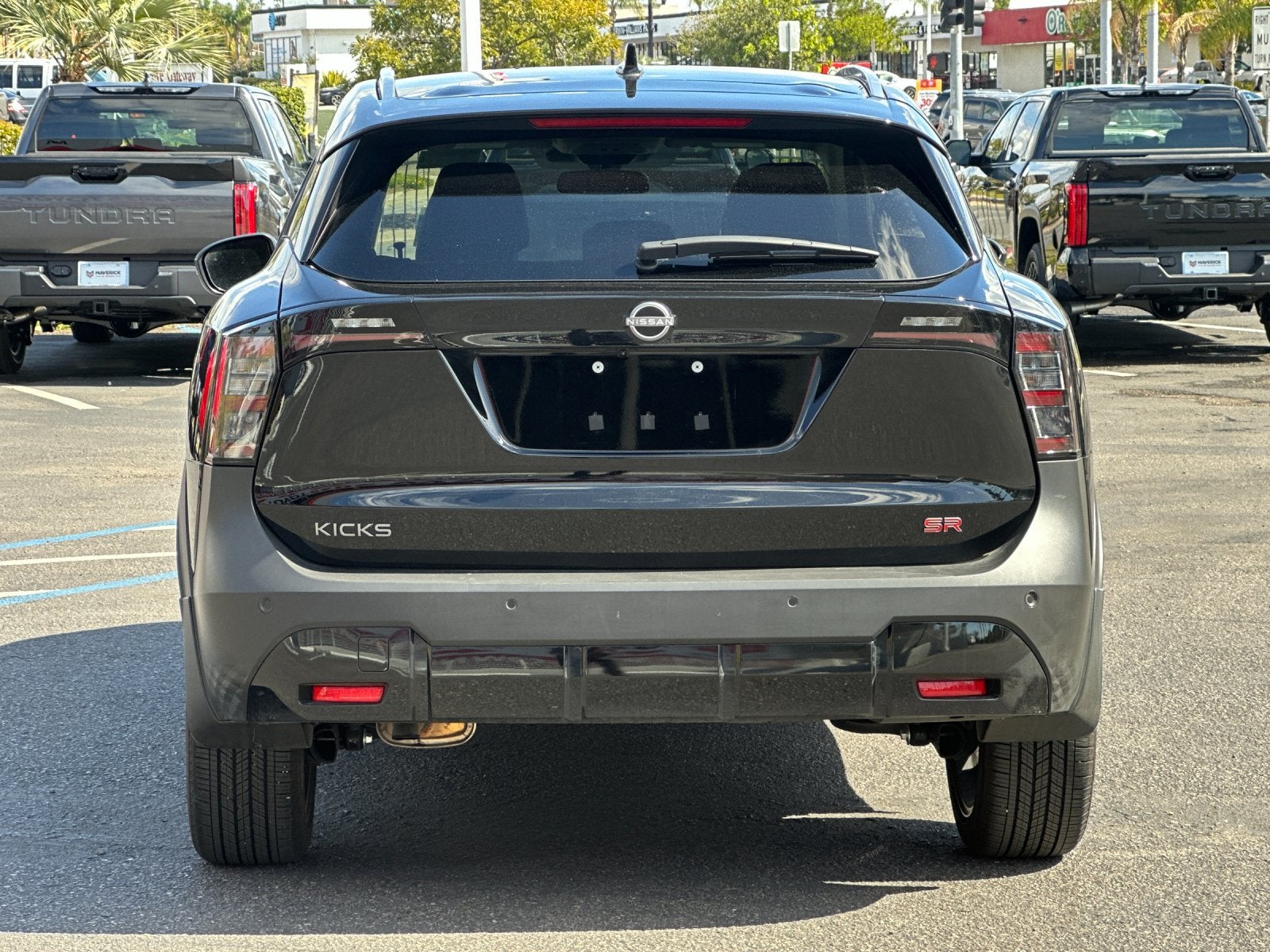 2025 Nissan Kicks SR