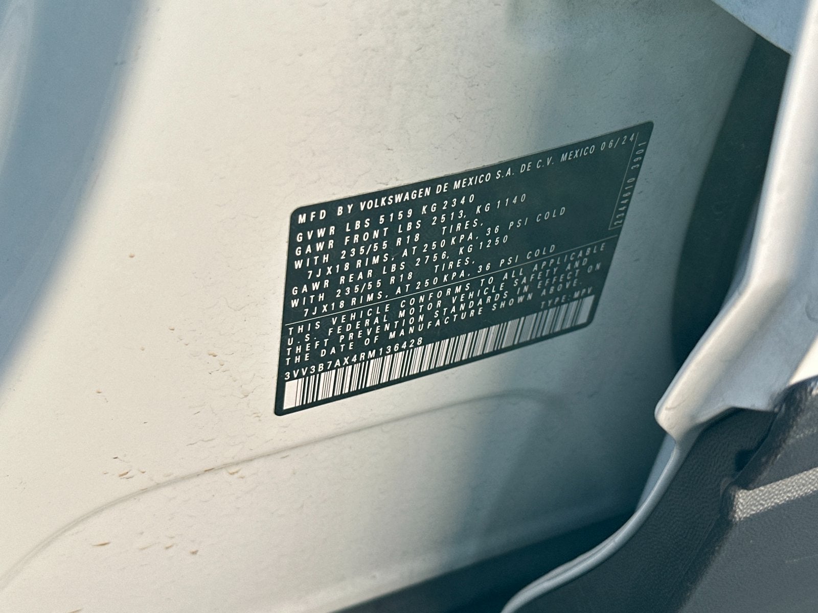 2024 Volkswagen Tiguan 2.0T SE