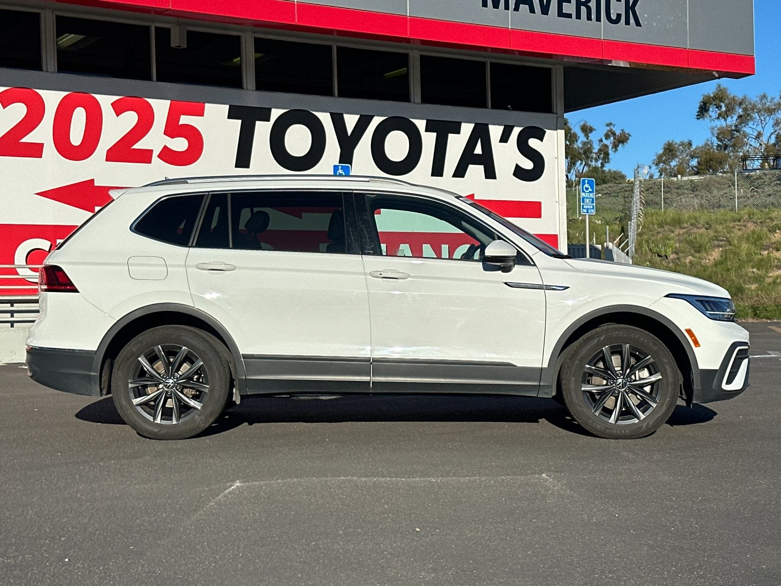 2024 Volkswagen Tiguan 2.0T SE