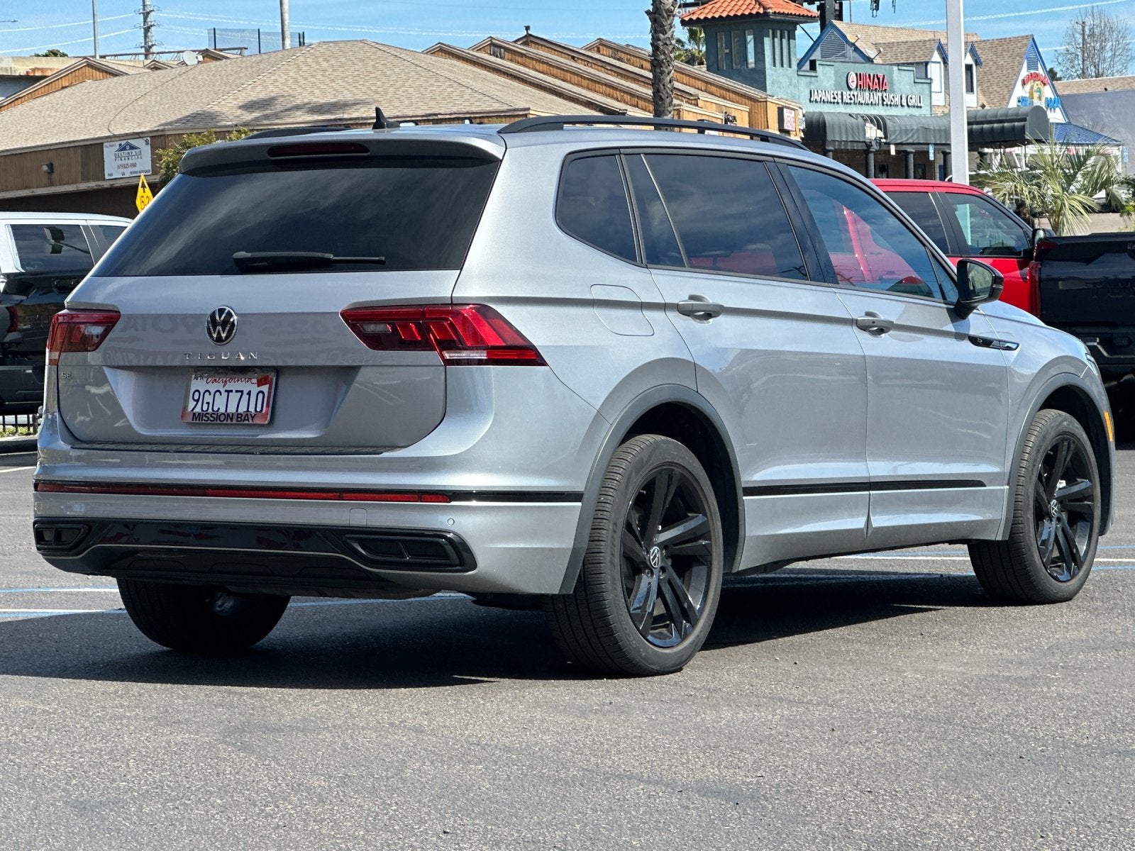 2023 Volkswagen Tiguan 2.0T SE R-Line Black
