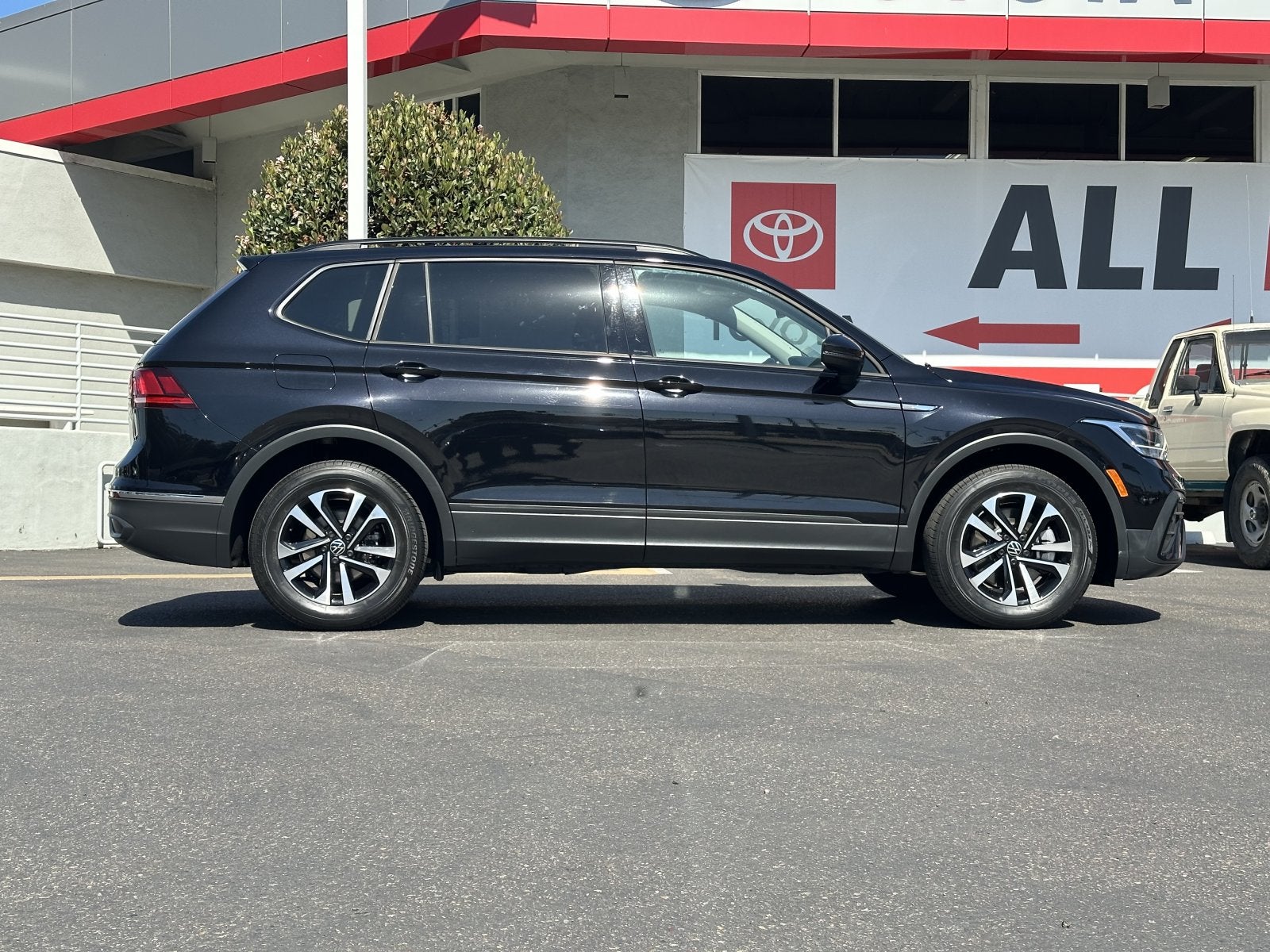 2023 Volkswagen Tiguan 2.0T S