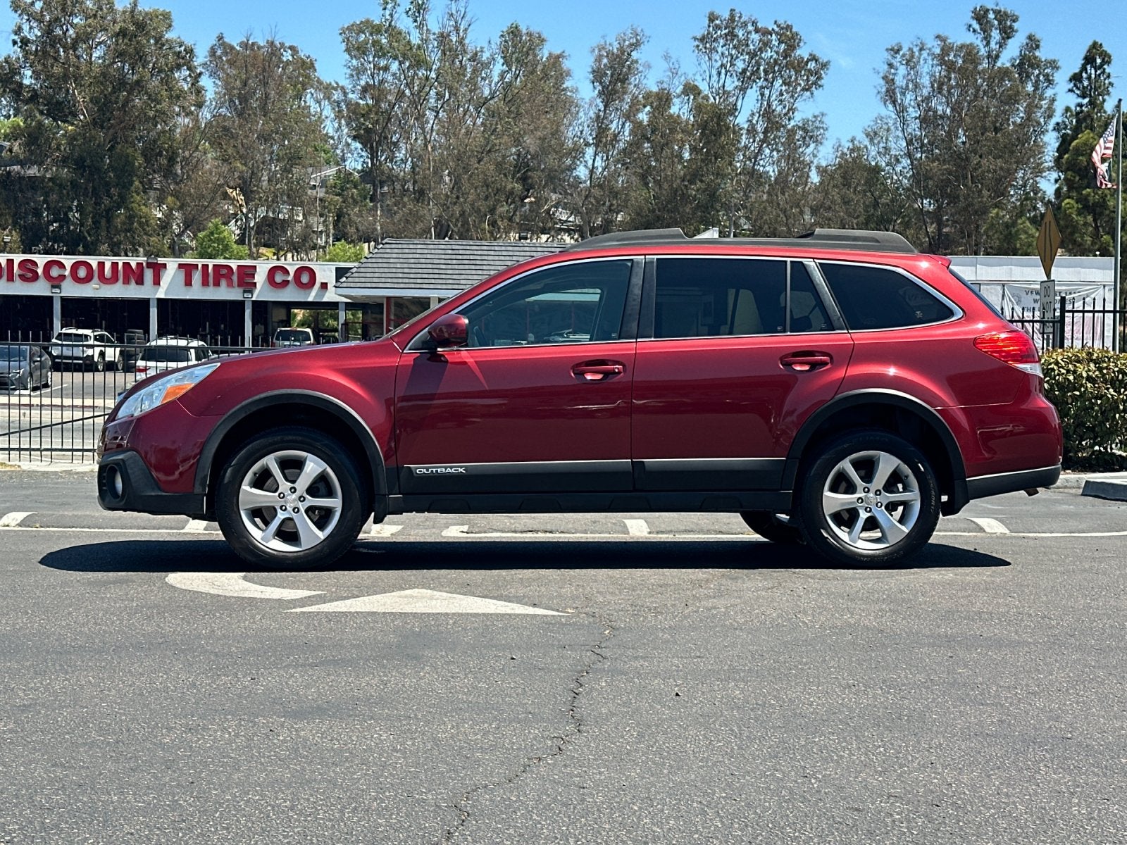 Used 2014 Subaru Outback 2.5i Limited with VIN 4S4BRBLC7E3272823 for sale in Lemon Grove, CA