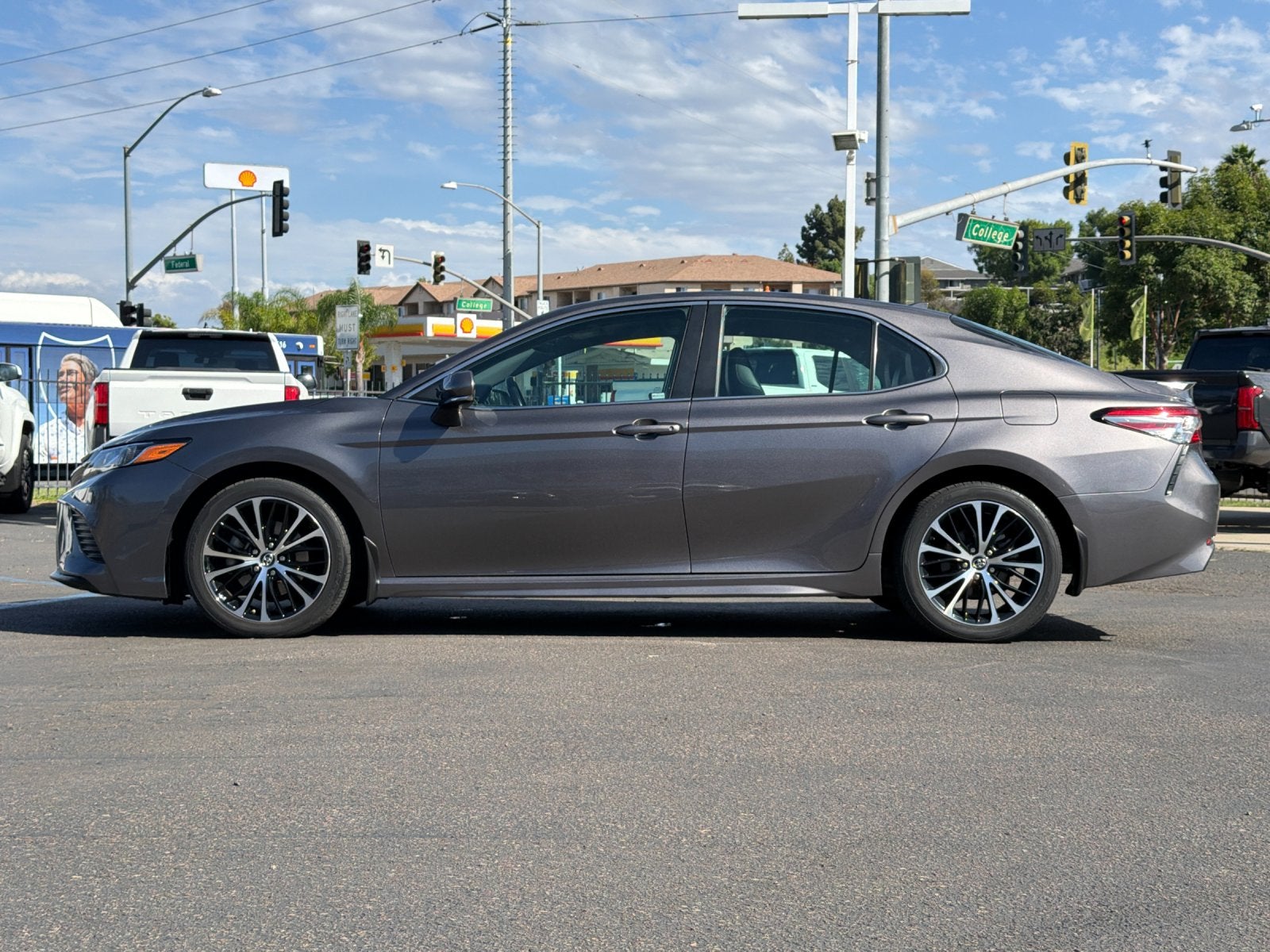2019 Toyota Camry SE