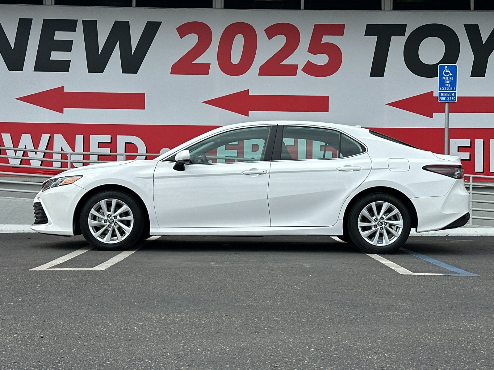 2024 Toyota Camry LE