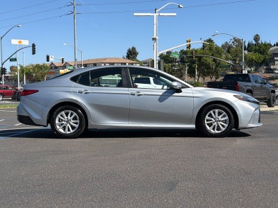 2025 Toyota Camry LE