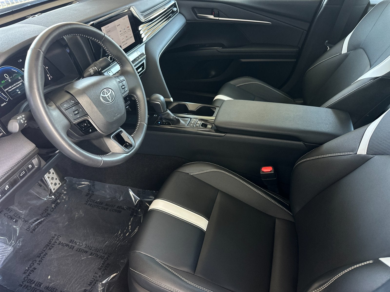 2025 Toyota Camry SE - Photo 11