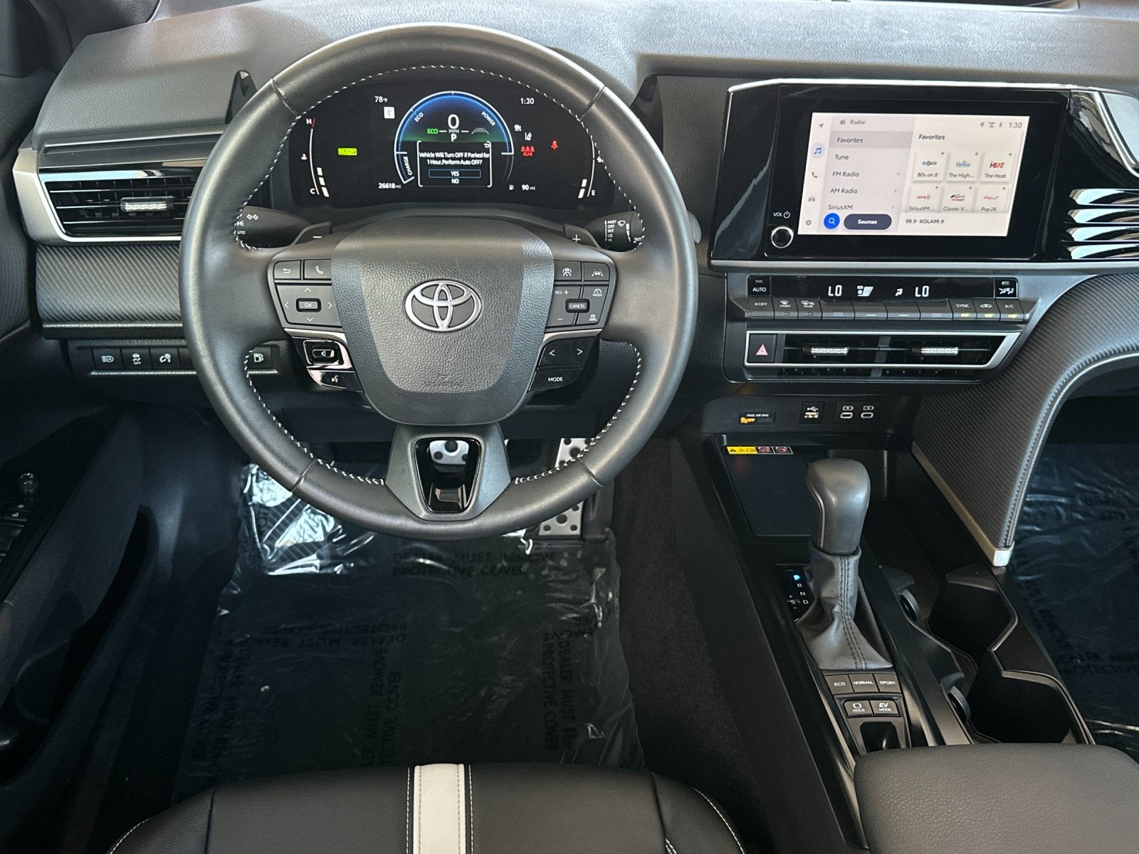 2025 Toyota Camry SE - Photo 13