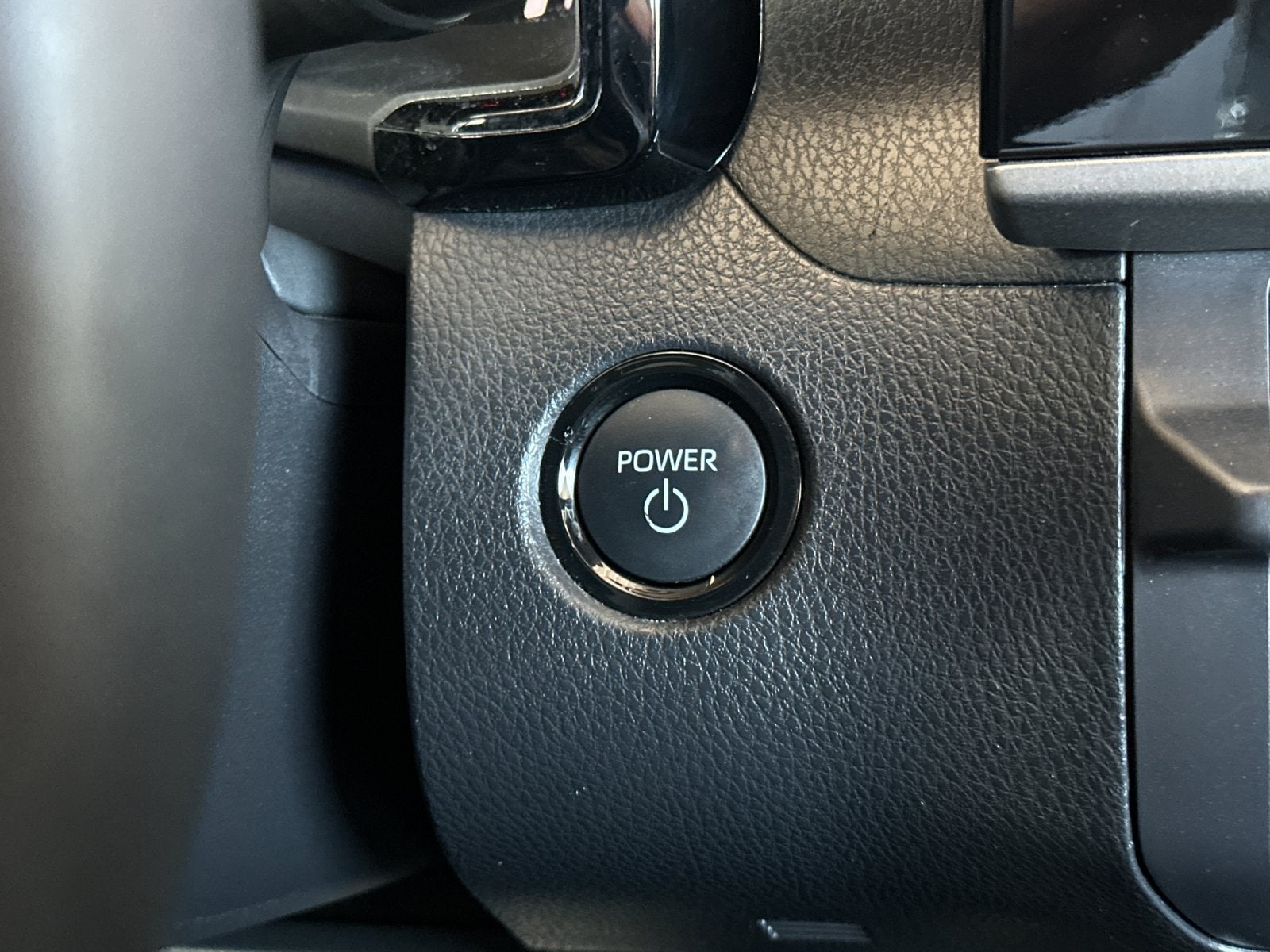 2025 Toyota Camry SE - Photo 19